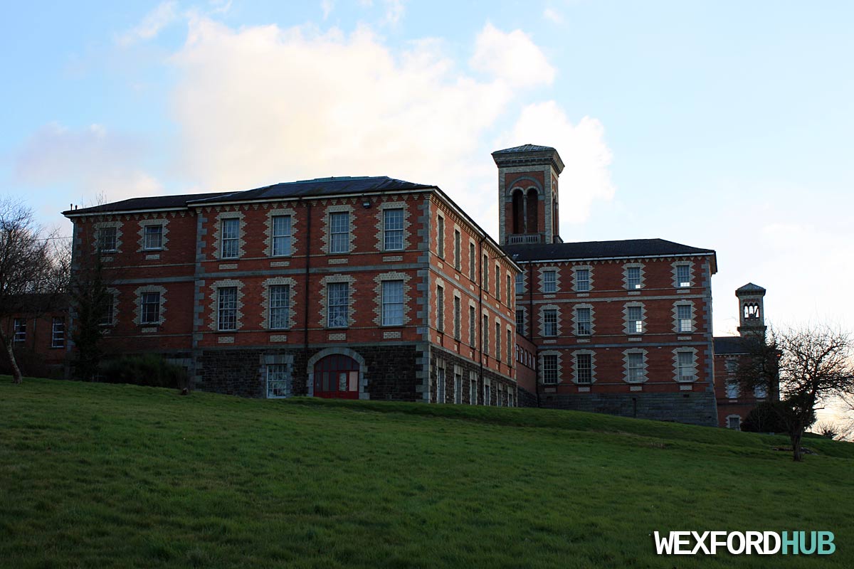 inside-the-abandoned-rooms-of-st-senan-s-psychiatric-hospital